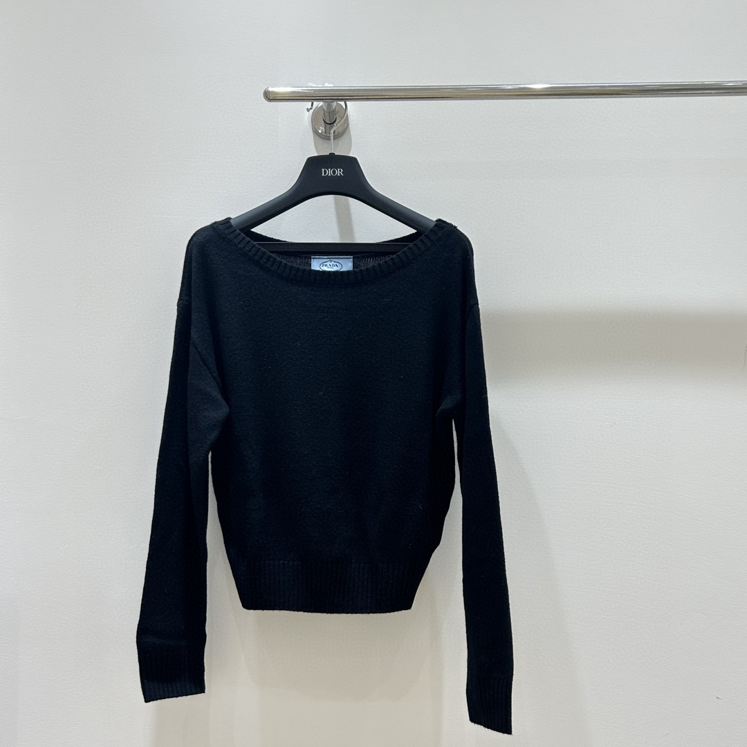 P25 Fashion and casual style one neck back triangle logo knitted long sleeved high-end women's top