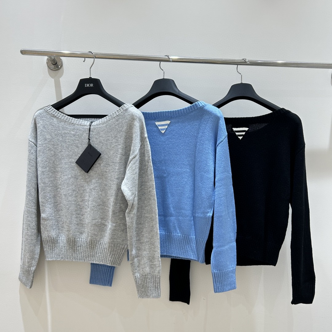 P25 Fashion and casual style one neck back triangle logo knitted long sleeved high-end women's top