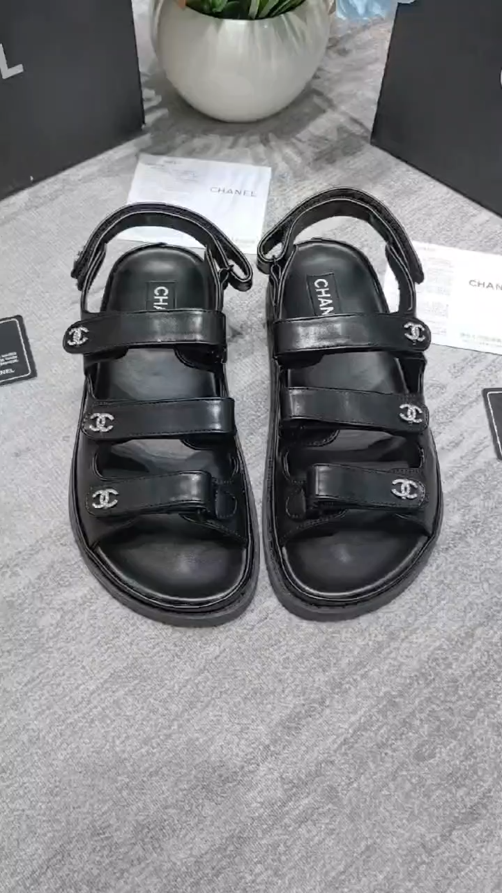 C Beach sandals with Velcro fasteners