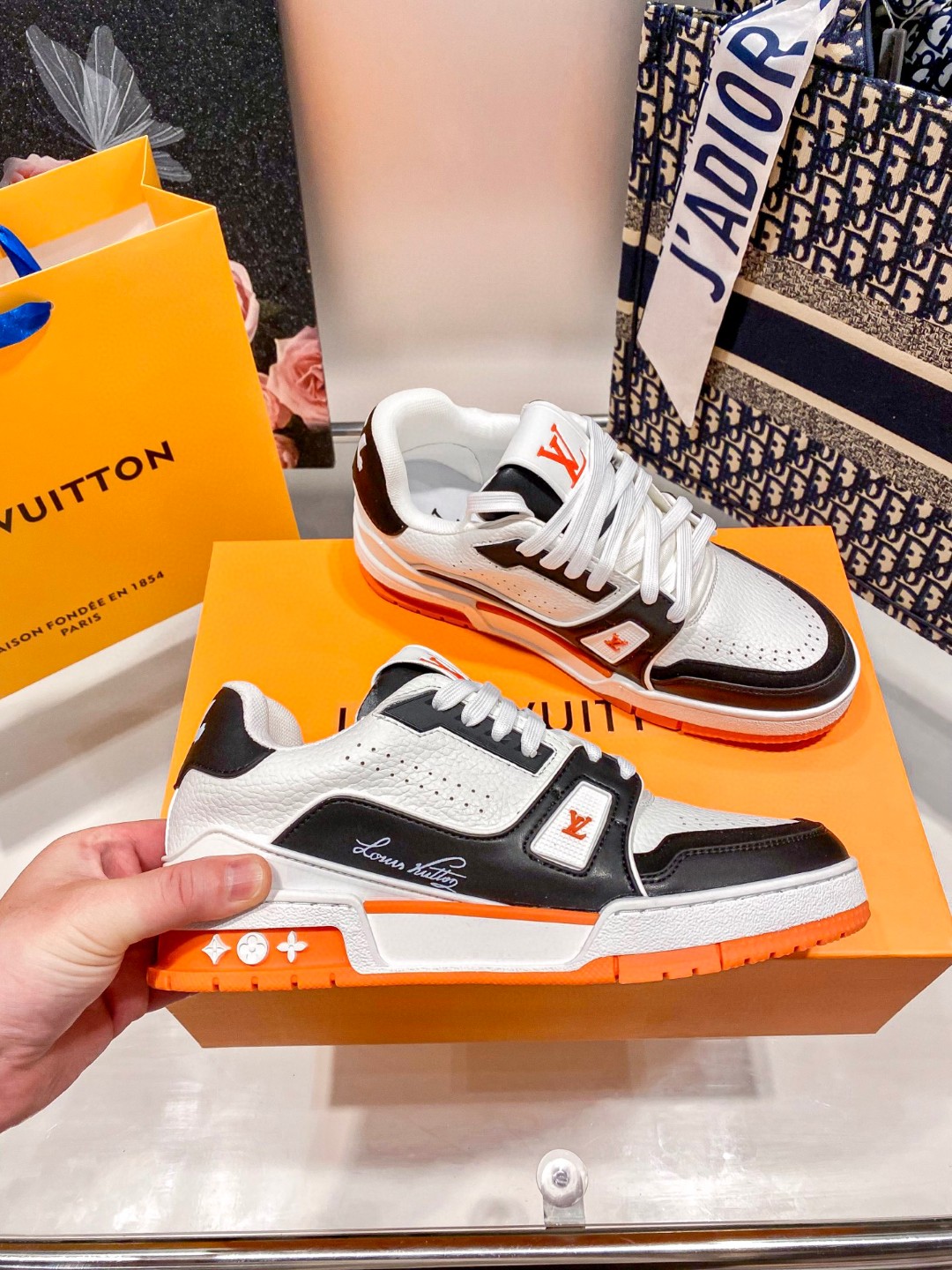 L  TRAINER Couple's low - top sneakers