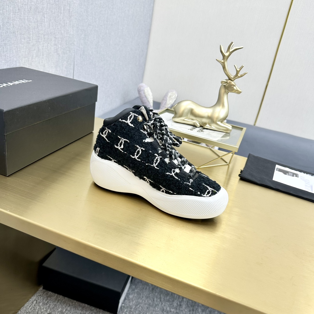 C design  tweed Double C lace-up Sneakers