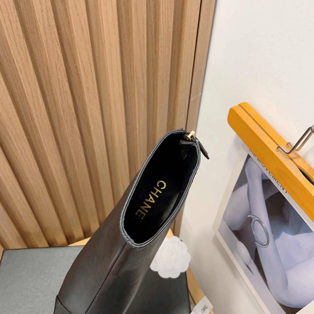 C design  back zipper short boots