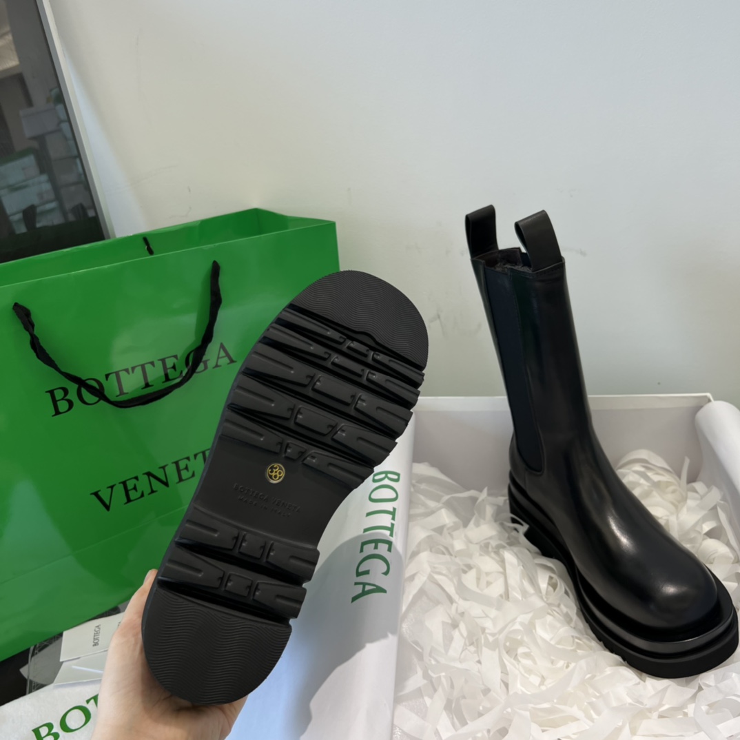 B Design Classic Autumn and Winter Chelsea Boots