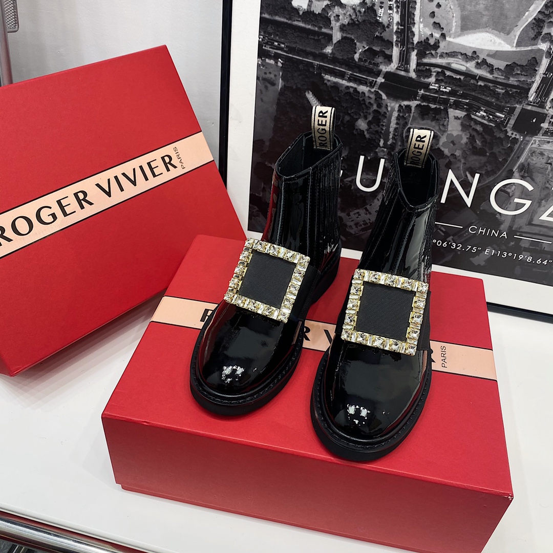 Roger Vivier leather buckle short ankle boots