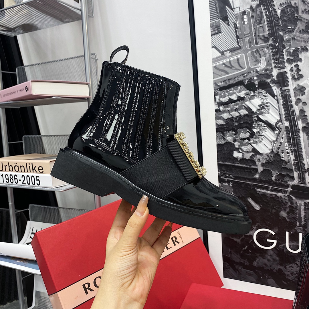 Roger Vivier leather buckle short ankle boots