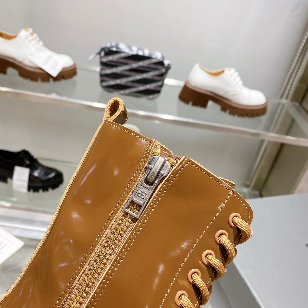 Balenciaga women's  lace-up Martin boots