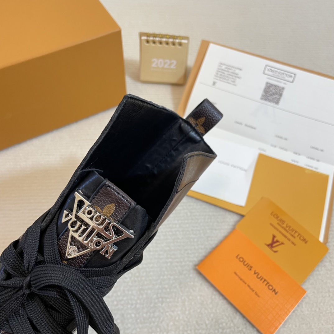 Louis Vuitton Classic lace-up mid-calf boots