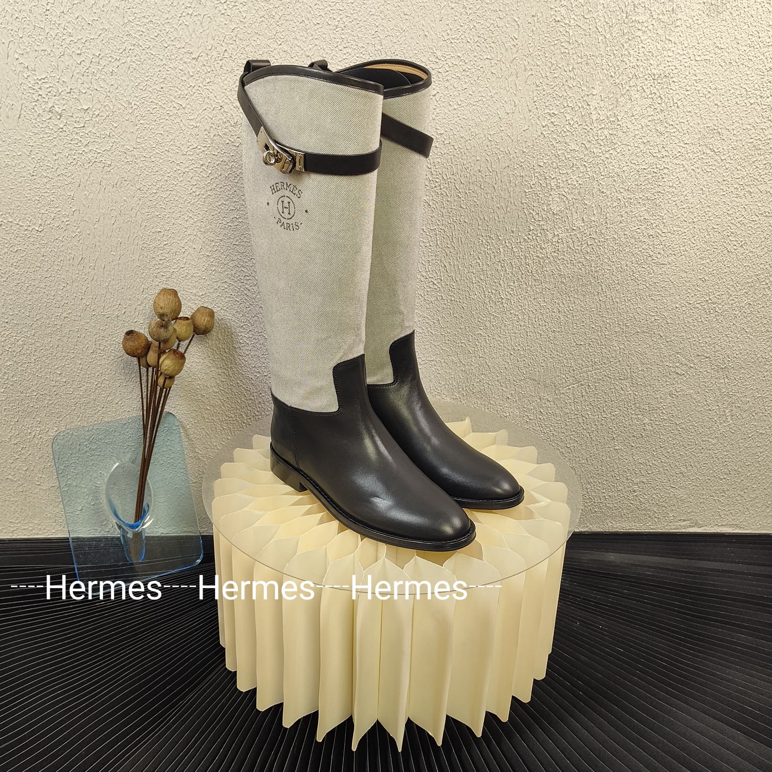 H's classic Kelly buckle new cloth knight boots