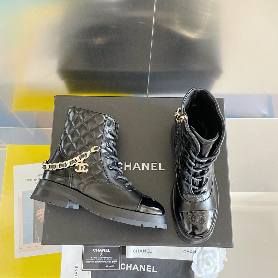 C design  autumn and winter new double C diamond chain lace short boots