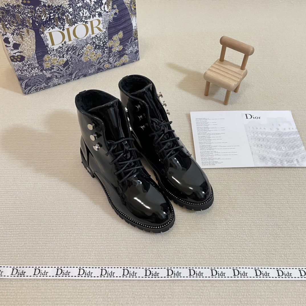 Christian Dior CD-type patent leather ankle boots