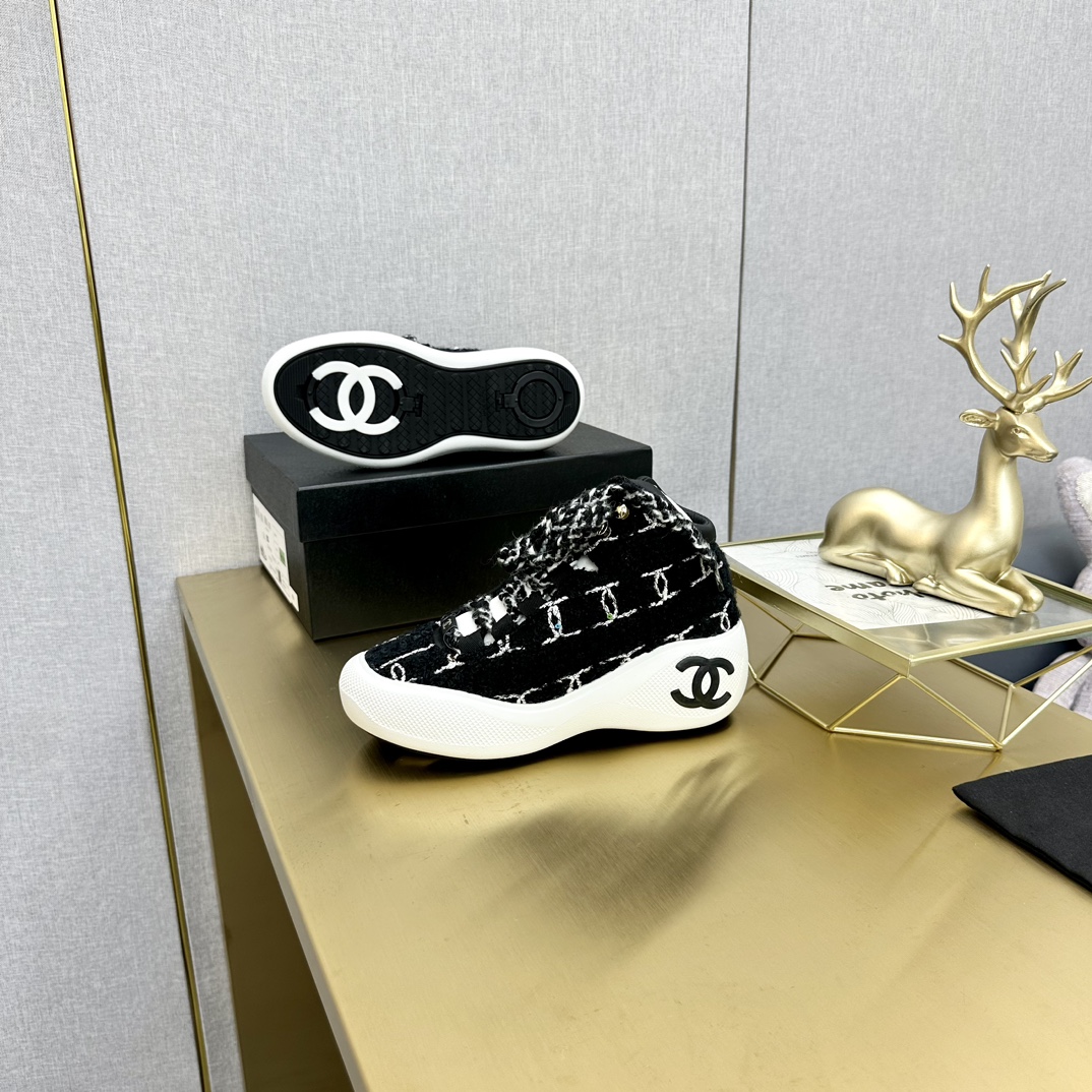 C design  tweed Double C lace-up Sneakers