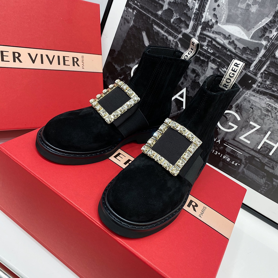 Roger Vivier leather buckle short ankle boots