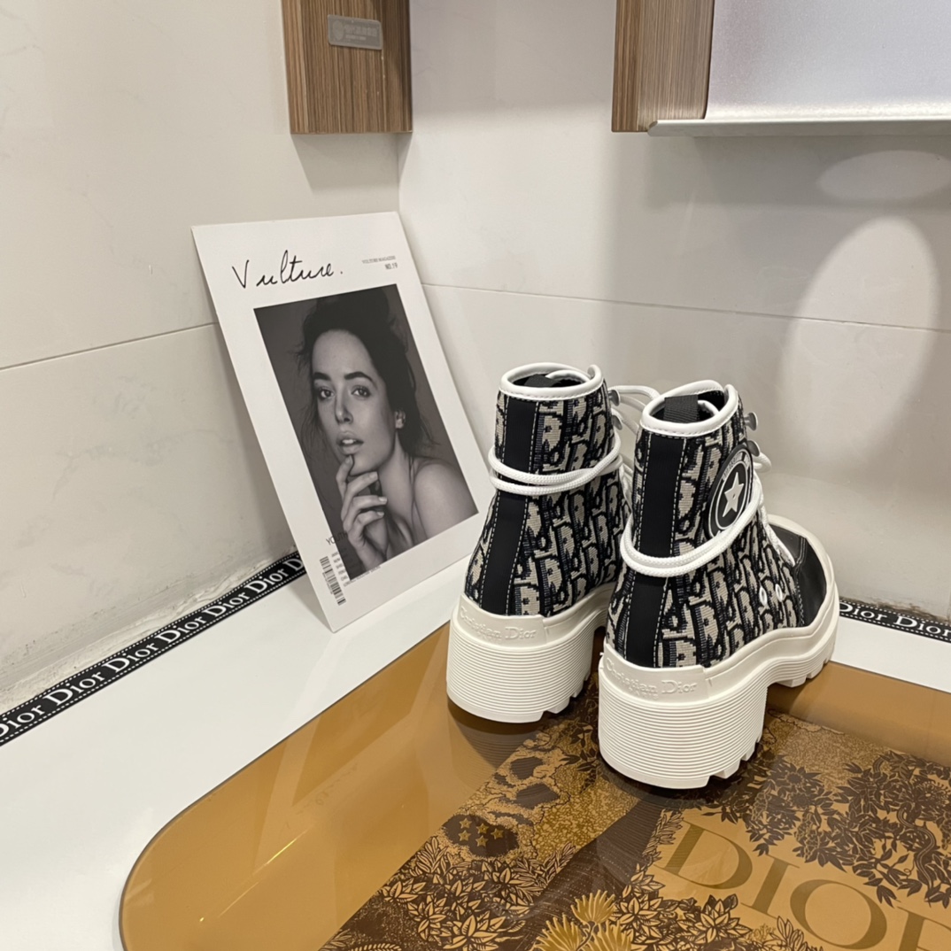 Christian Dior Paris thick sole Martin boots