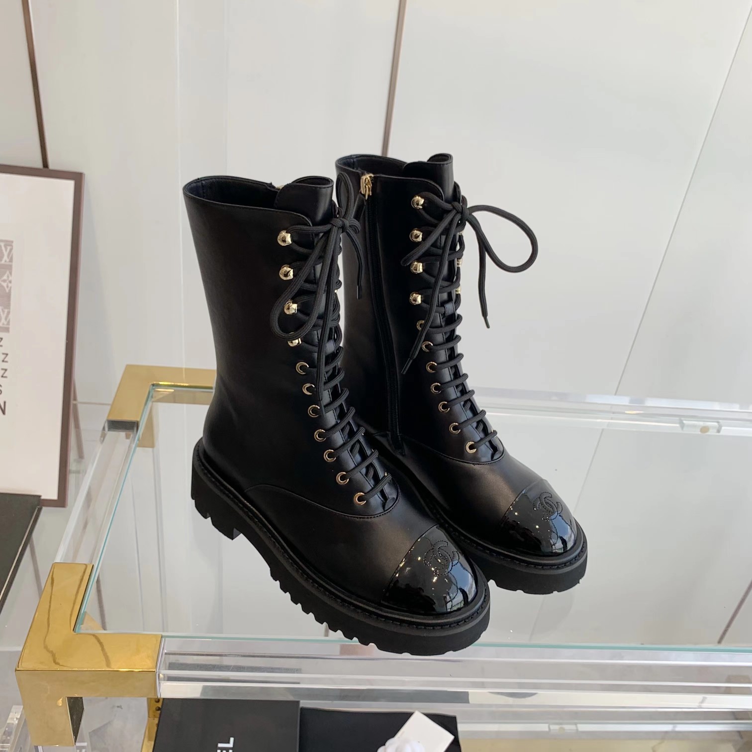 C design 's latest top-of-the-line version for autumn and winter leather boots