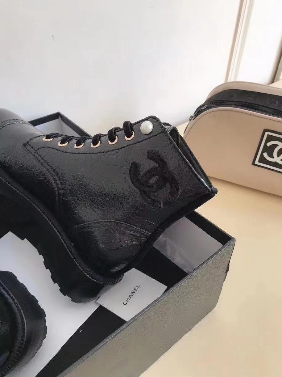 C design 's new Pearl Martin Boots