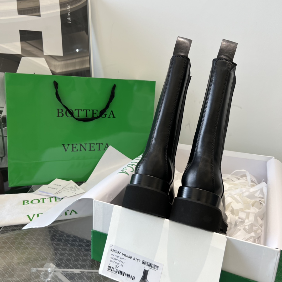 B Design Classic Autumn and Winter Chelsea Boots