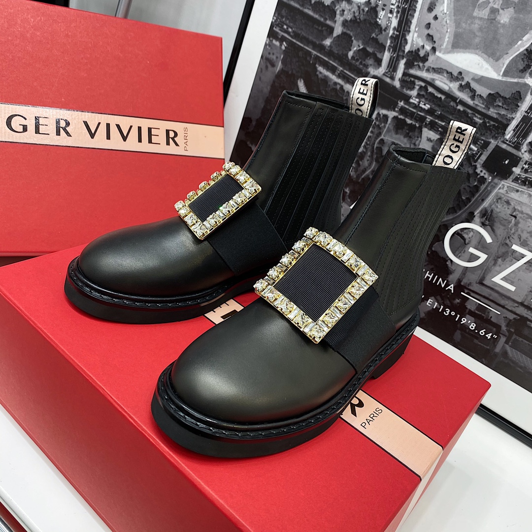 Roger Vivier leather buckle short ankle boots
