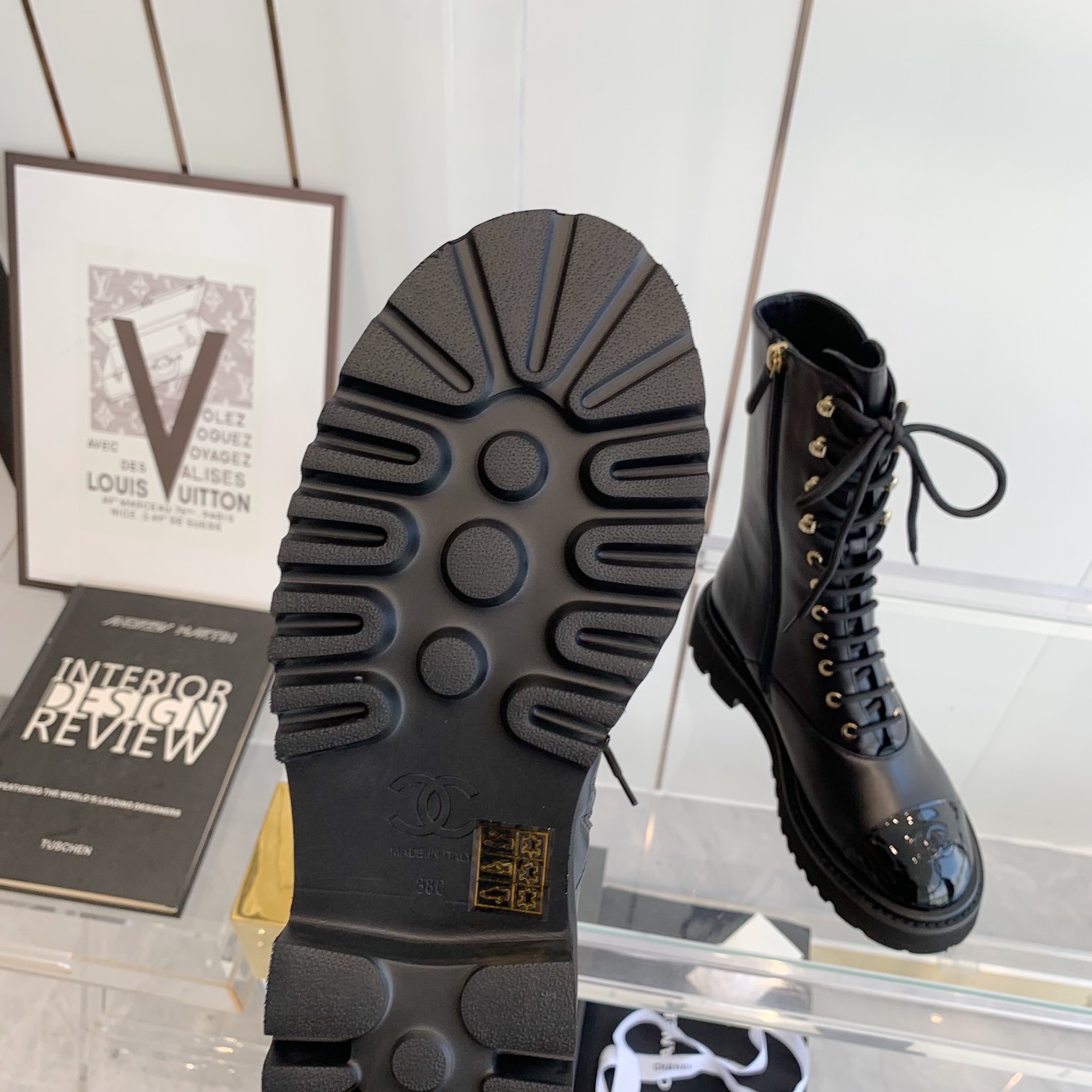 C design 's latest top-of-the-line version for autumn and winter leather boots