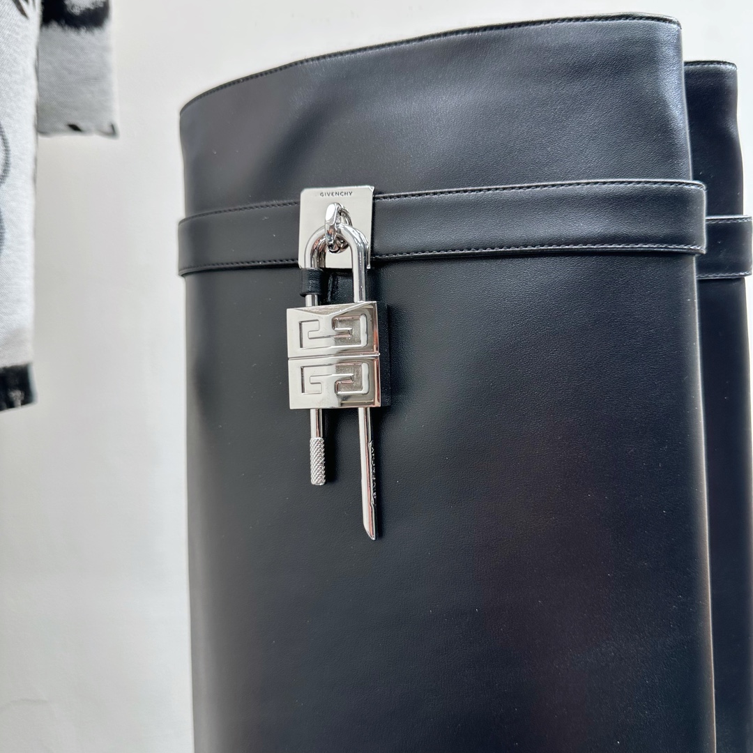 GIvenchy New Trousers Boots high quality rhinestone & metal locker