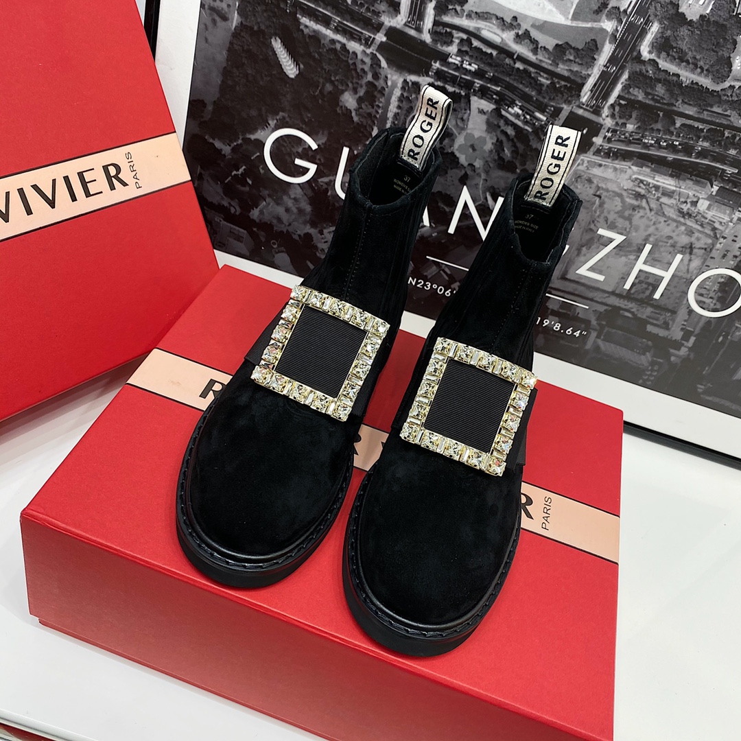 Roger Vivier leather buckle short ankle boots