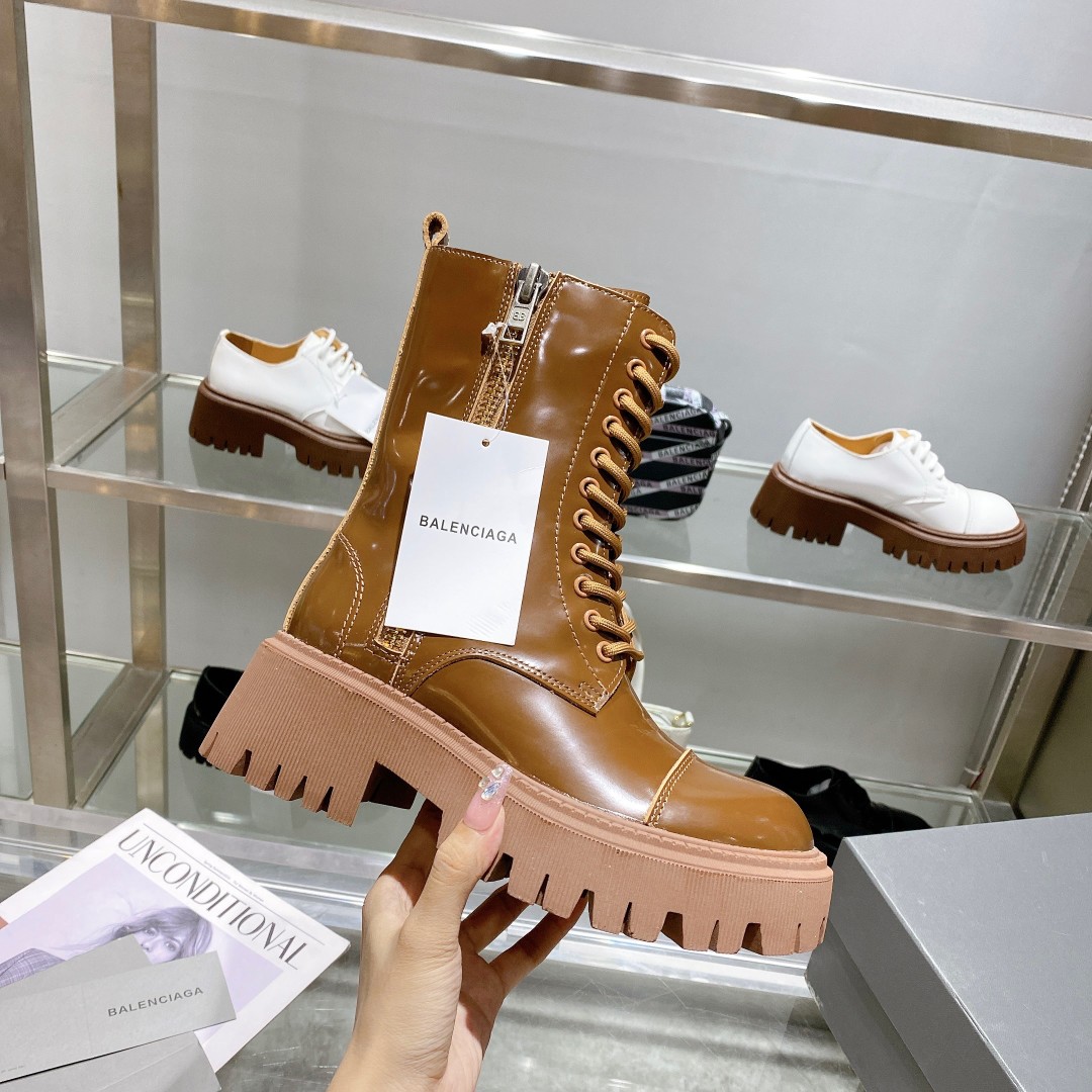 Balenciaga women's  lace-up Martin boots