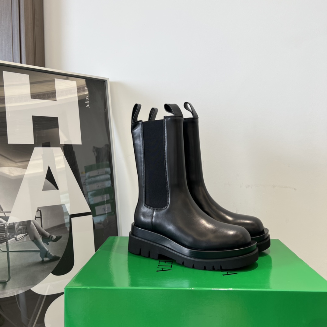 B Design Classic Autumn and Winter Chelsea Boots
