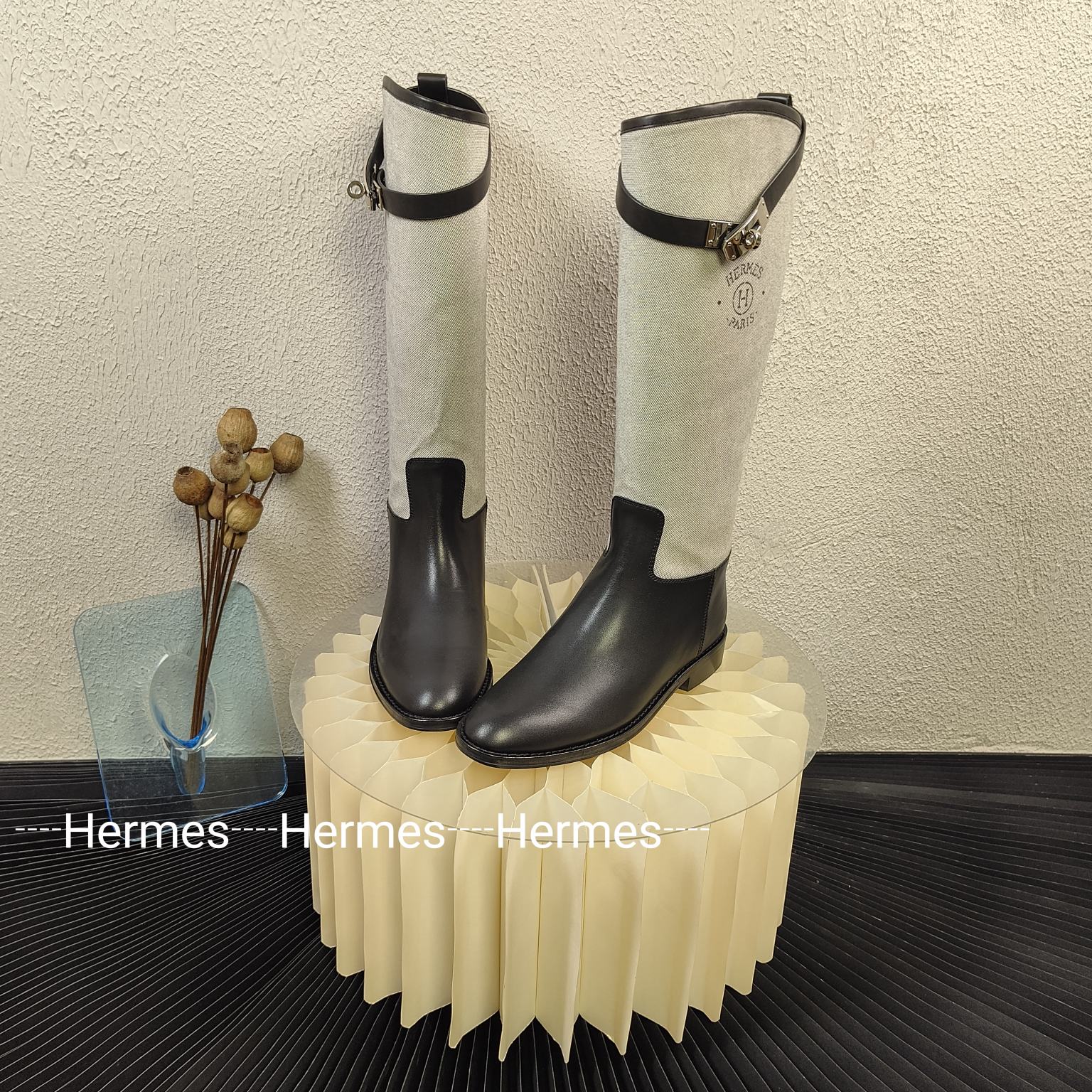 H's classic Kelly buckle new cloth knight boots