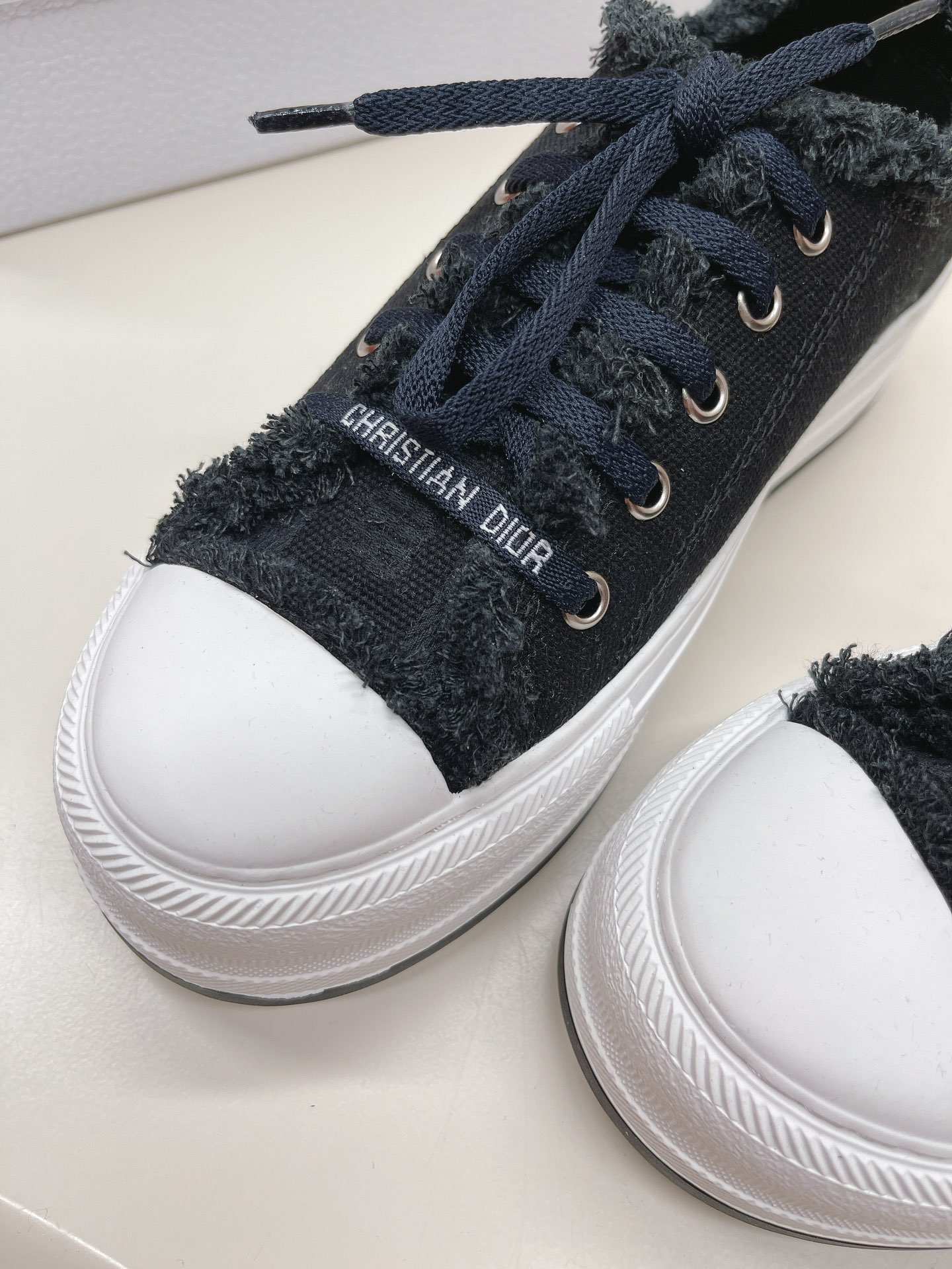 Dior 2024 Walk'n Collection Old Flower Embroidery Thick Canvas Shoes Casual Sneakers