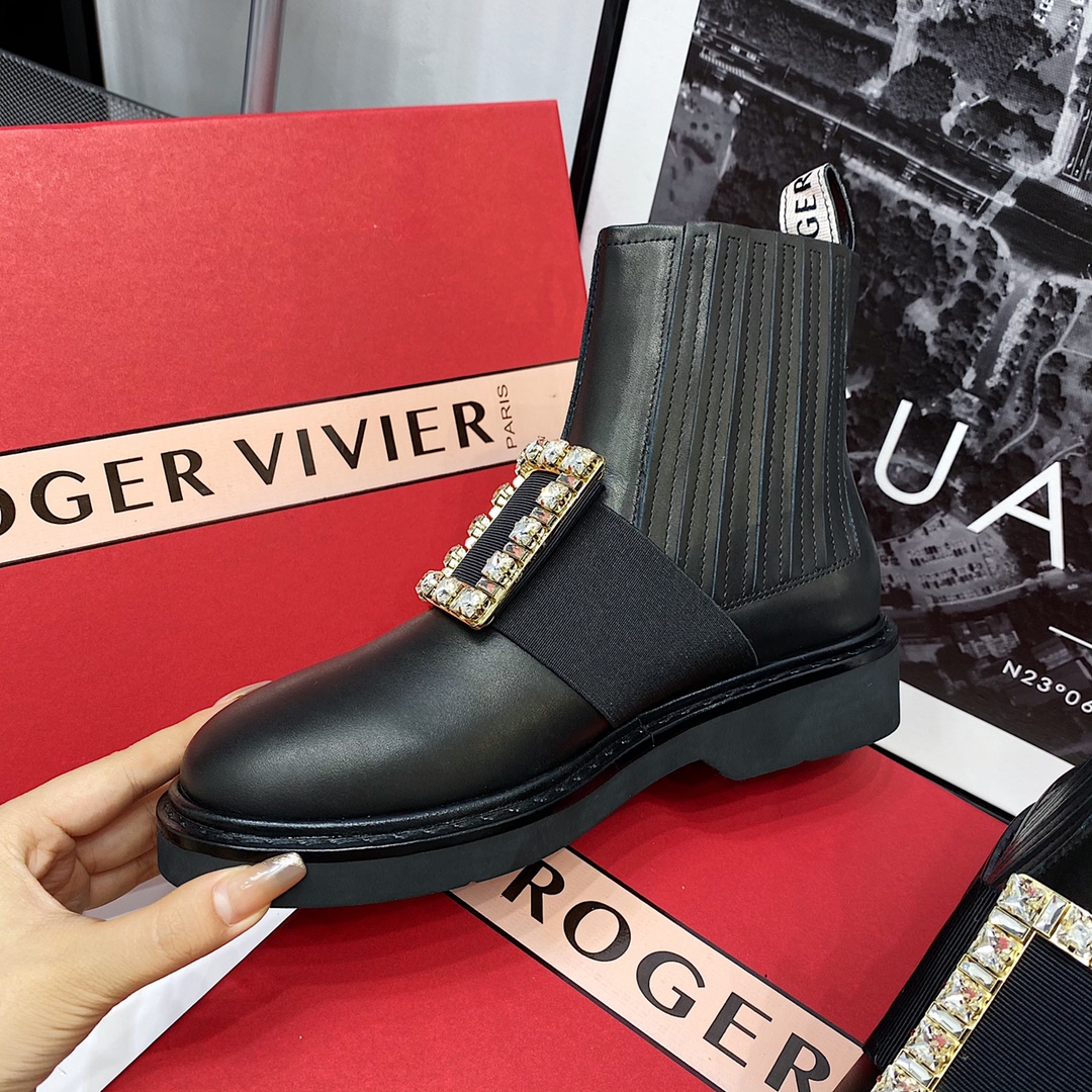 Roger Vivier leather buckle short ankle boots