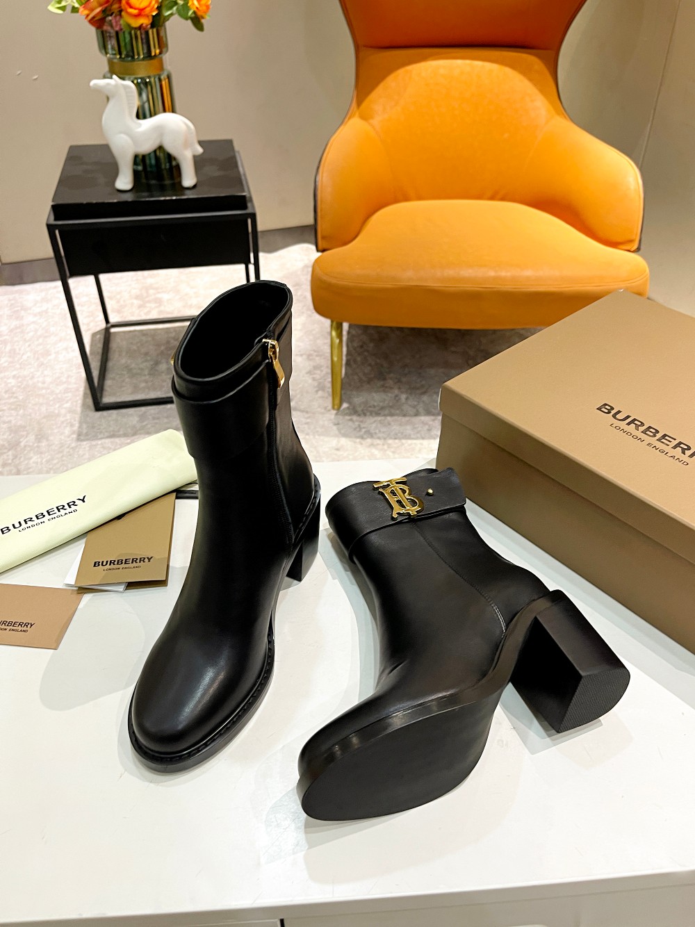 Burberry Women's Chunky Heel Short Boots 35-41