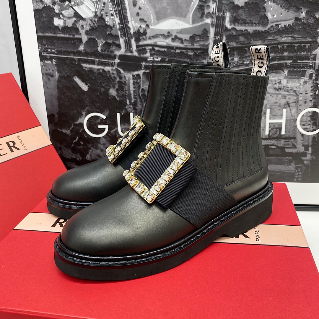 Roger Vivier leather buckle short ankle boots