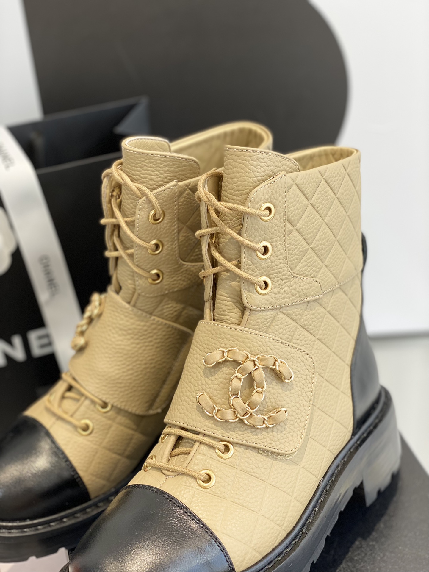 C design 's new Velcro boots