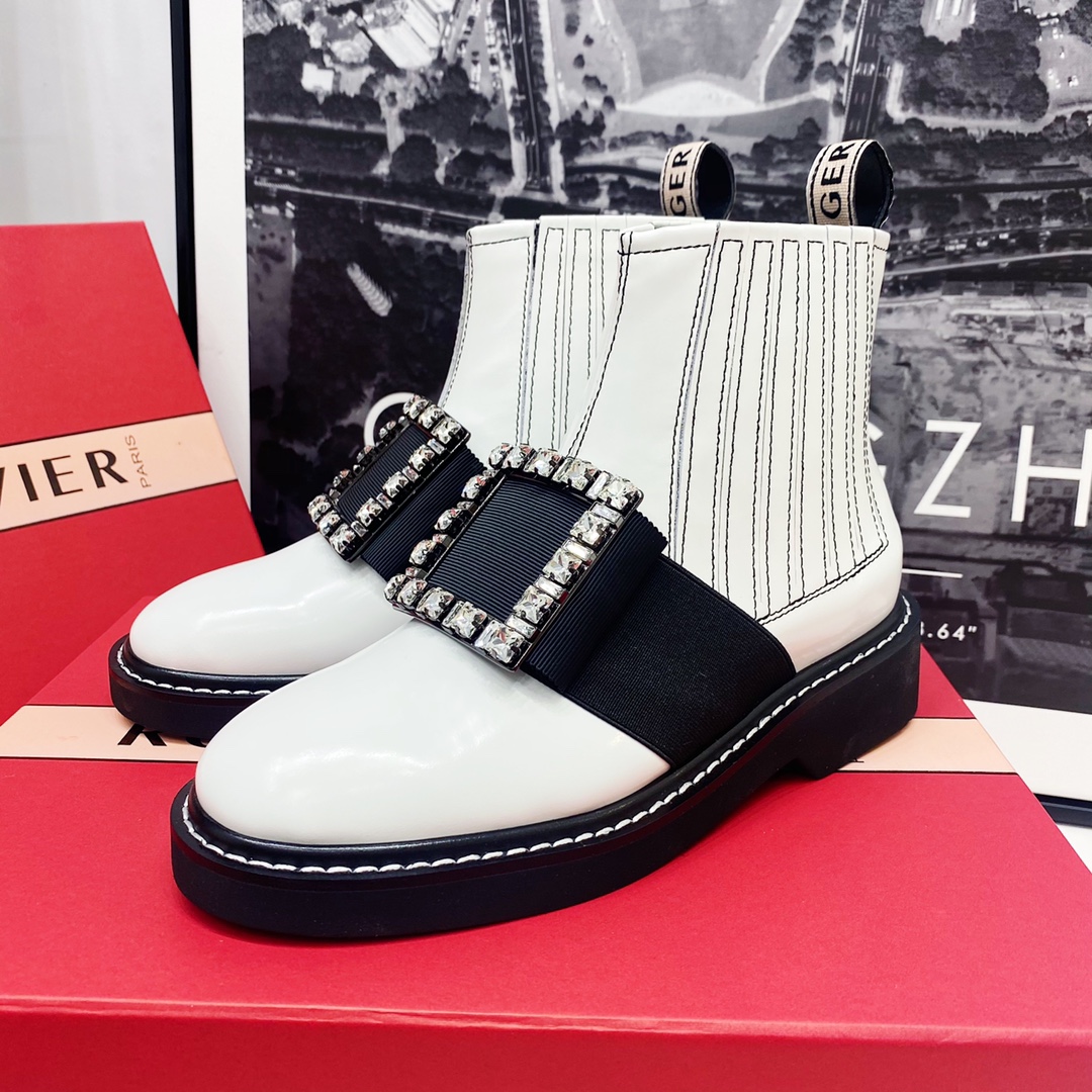 Roger Vivier leather buckle short ankle boots