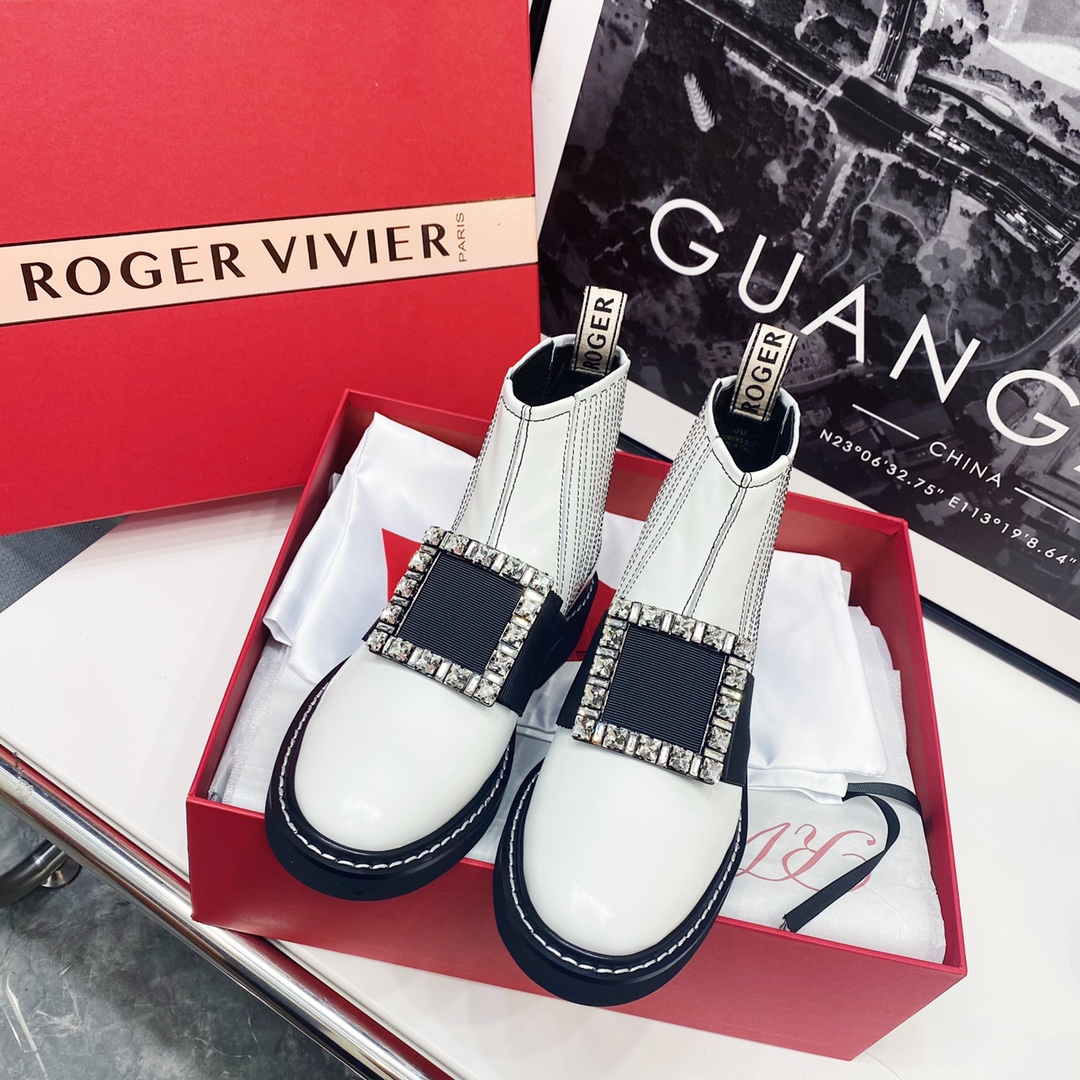 Roger Vivier leather buckle short ankle boots