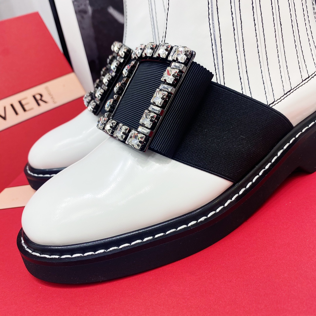 Roger Vivier leather buckle short ankle boots
