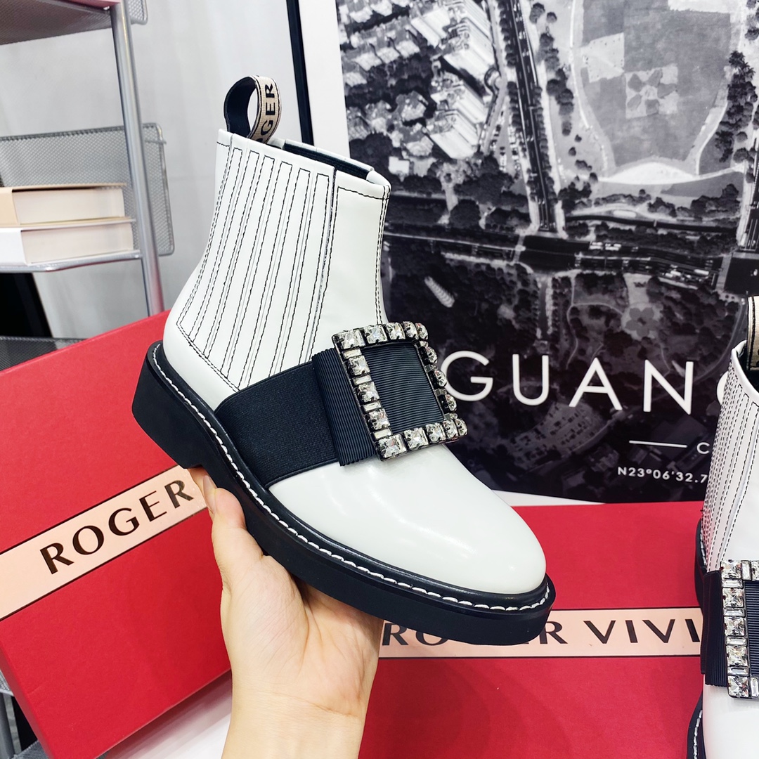 Roger Vivier leather buckle short ankle boots