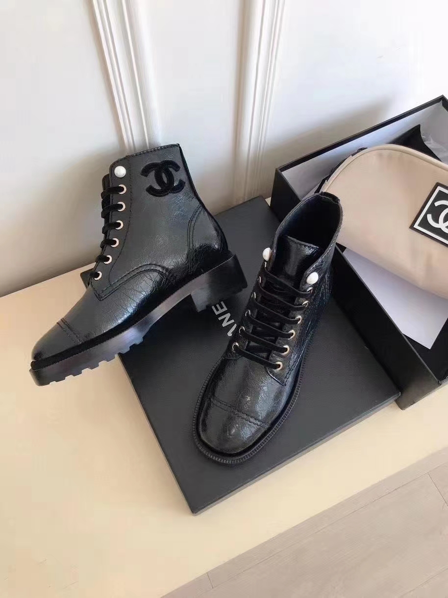 C design 's new Pearl Martin Boots