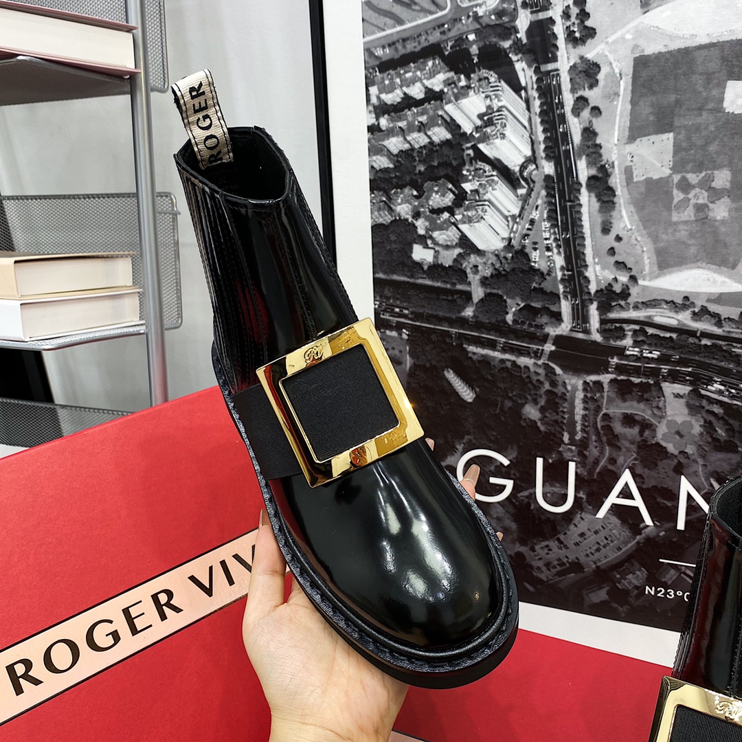 Roger Vivier leather buckle short ankle boots