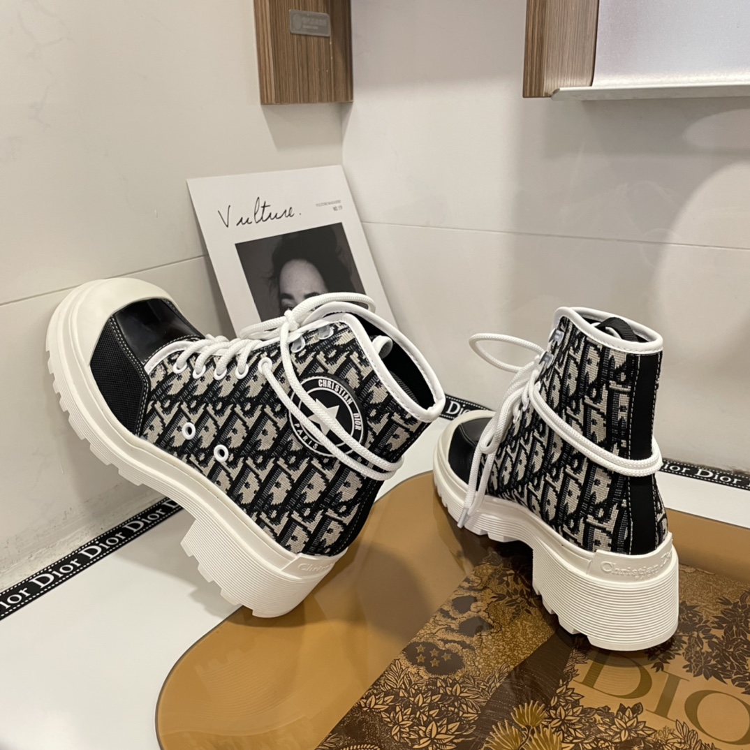 Christian Dior Paris thick sole Martin boots