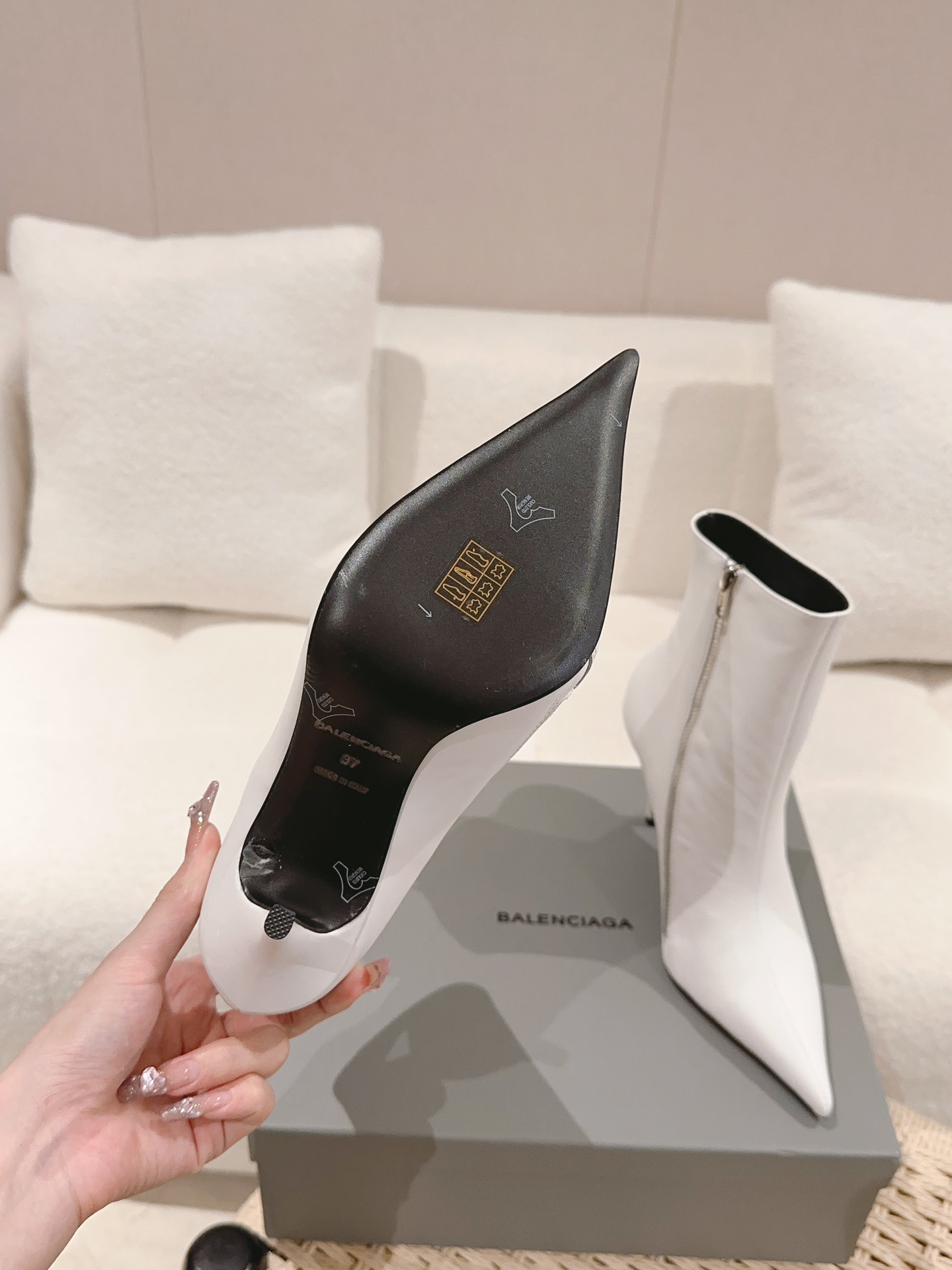 Balenciaga 2023/Pointed Toe Zip Boots