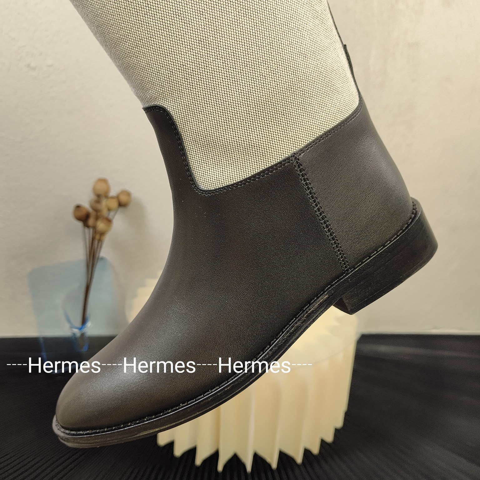 H's classic Kelly buckle new cloth knight boots