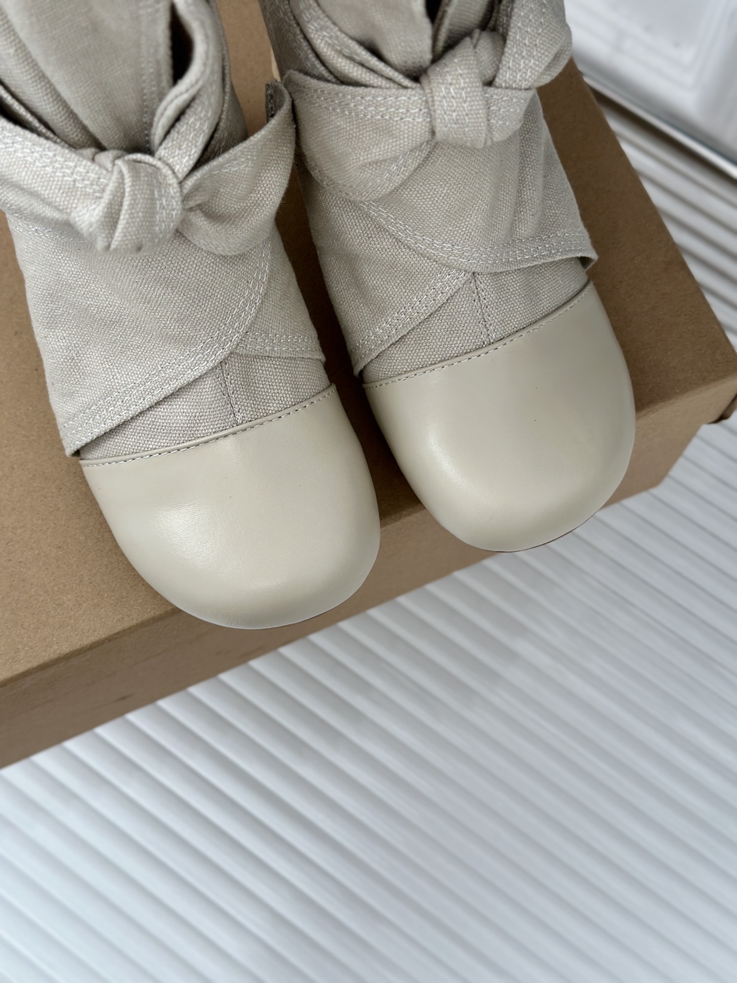 lemaire 24S autumn and winter new retro bow chunky heel boots