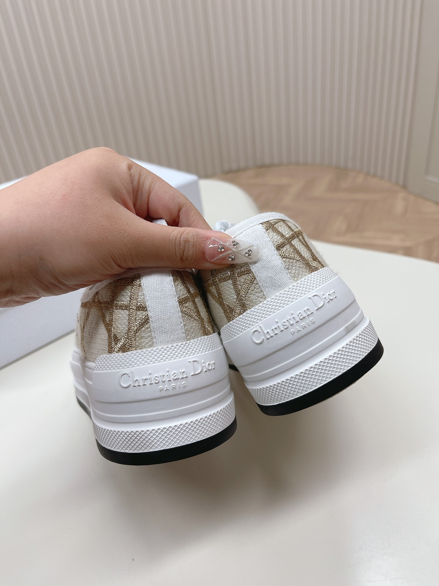 Dior 2024 Walk'n Collection Old Flower Embroidery Thick Canvas Shoes Casual Sneakers