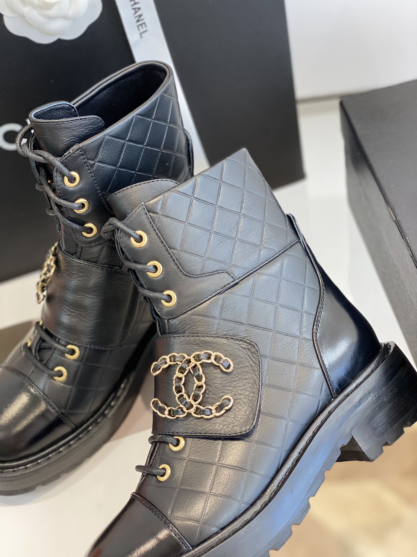 C design 's new Velcro boots