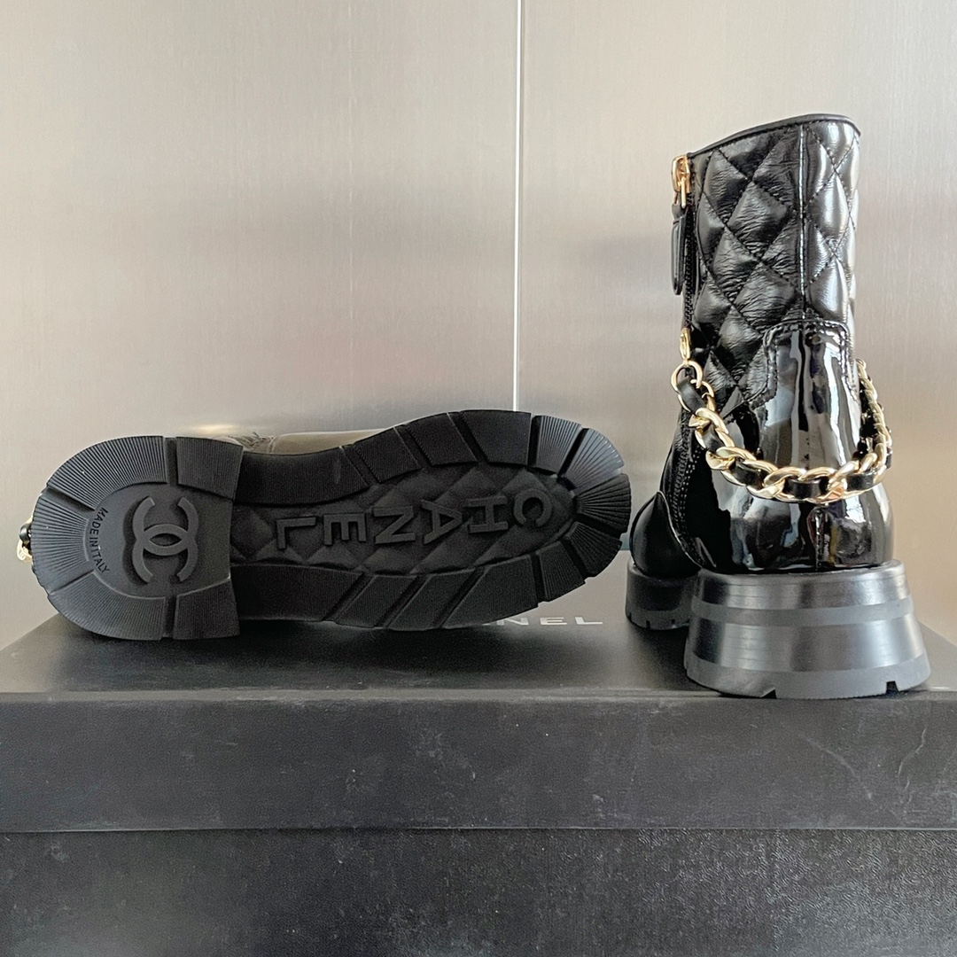 C design  autumn and winter new double C diamond chain lace short boots