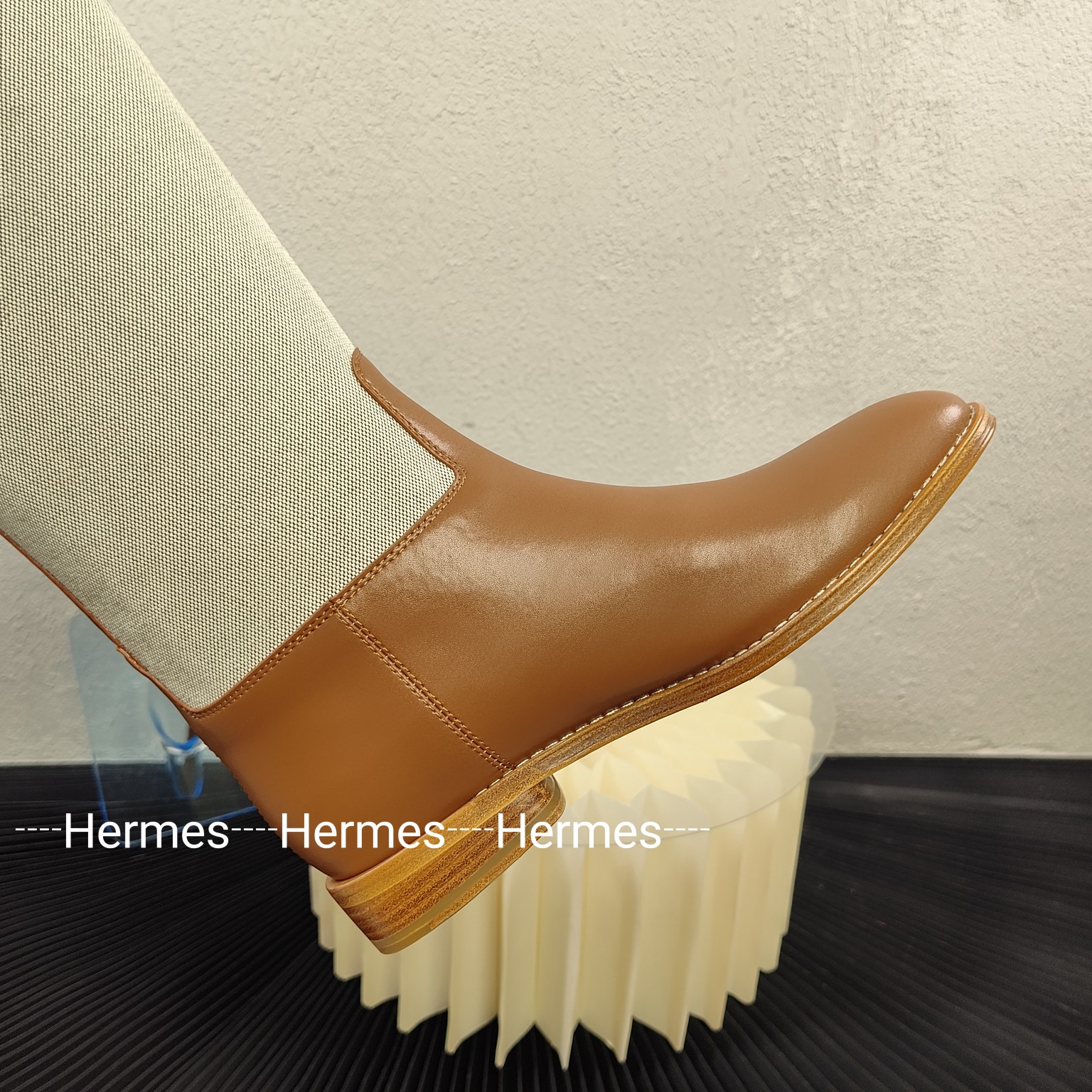 H's classic Kelly buckle new cloth knight boots