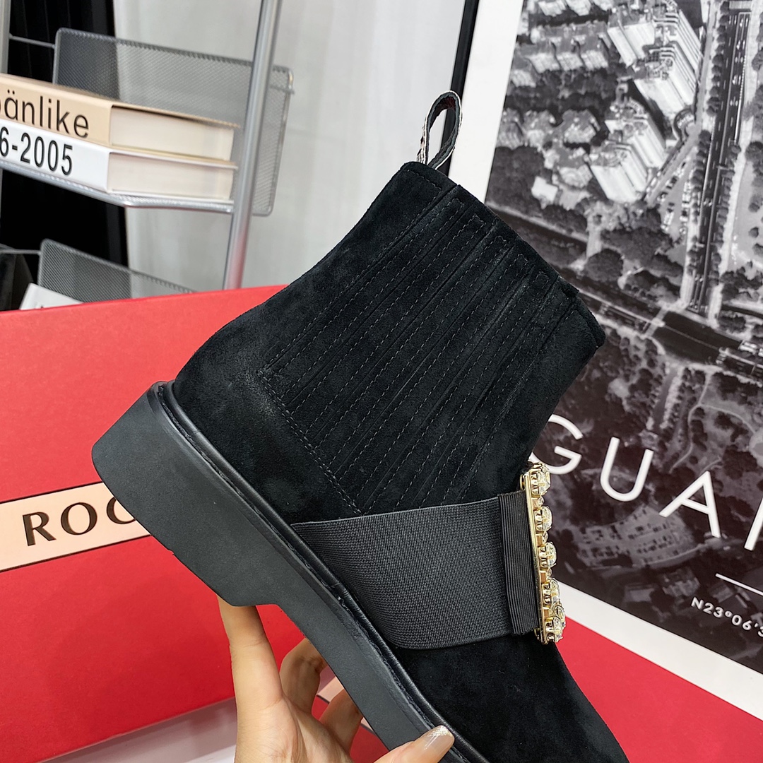 Roger Vivier leather buckle short ankle boots