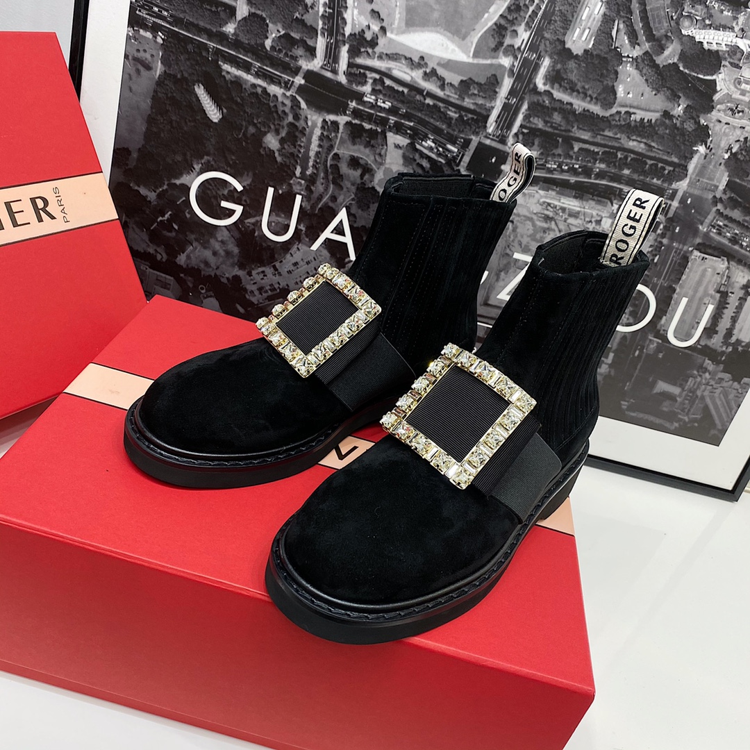 Roger Vivier leather buckle short ankle boots