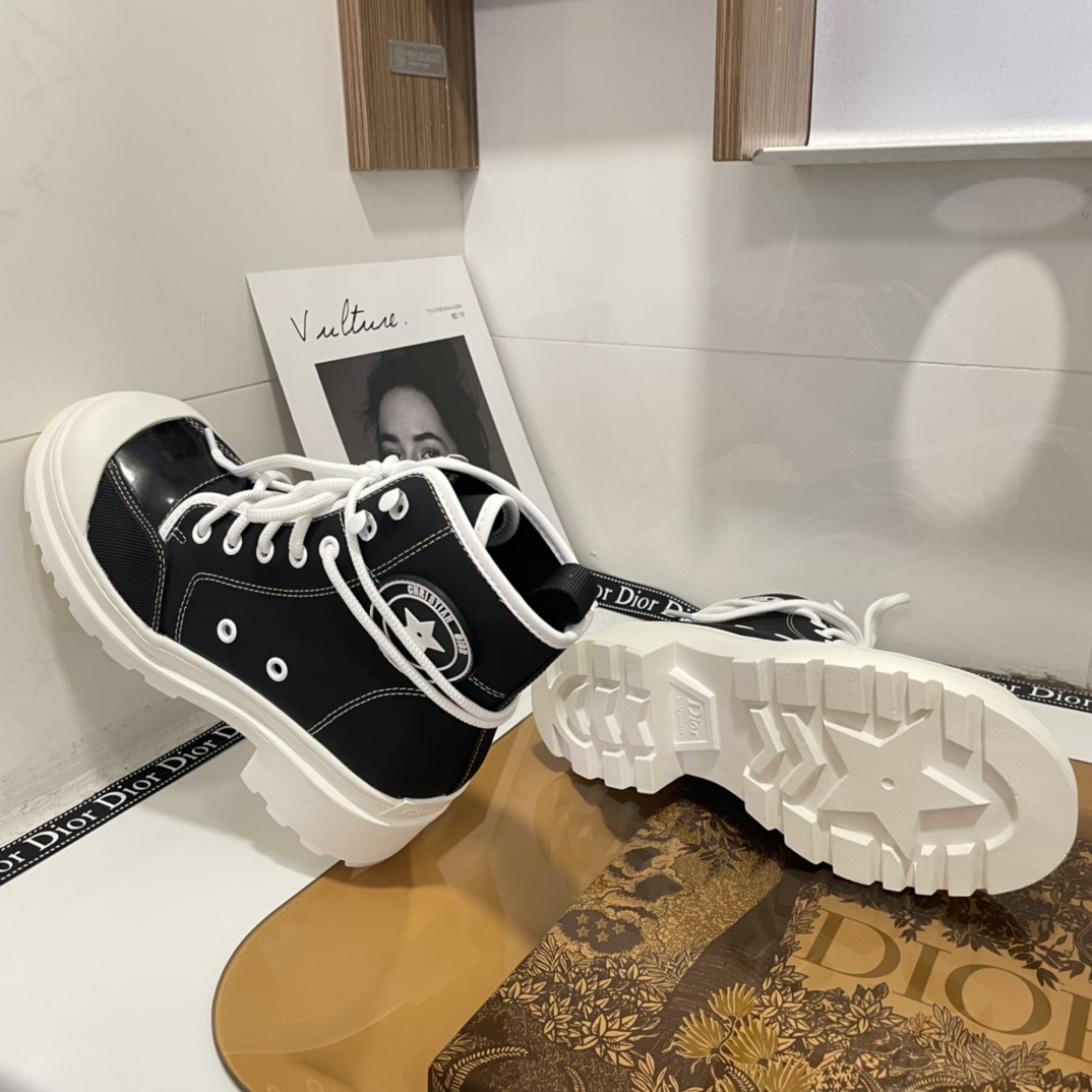 Christian Dior Paris thick sole Martin boots