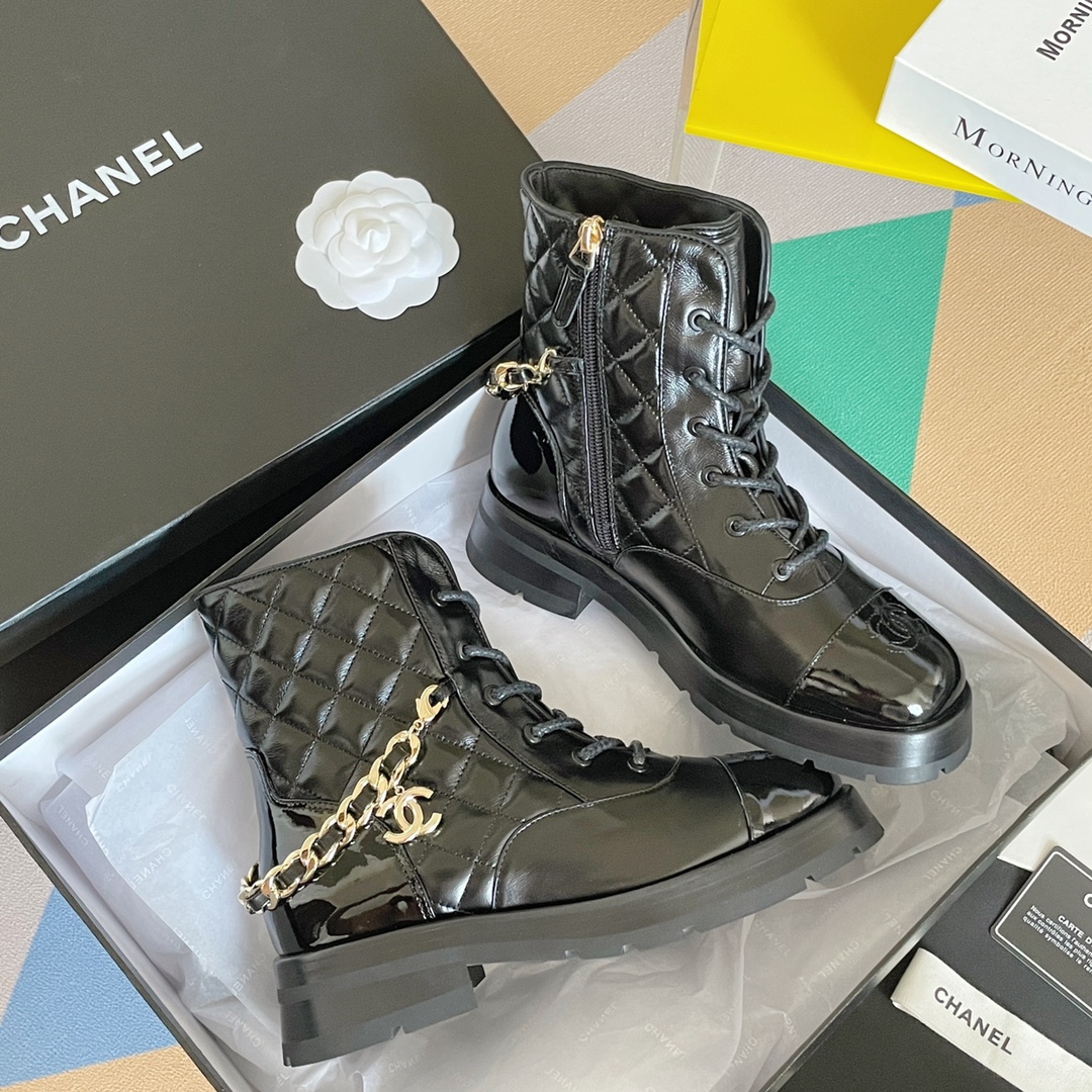 C design  autumn and winter new double C diamond chain lace short boots